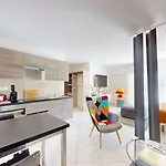 ヴィラ Casa Dina