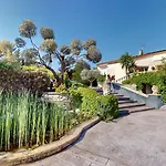 Casa Dina
