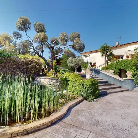 Casa Dina